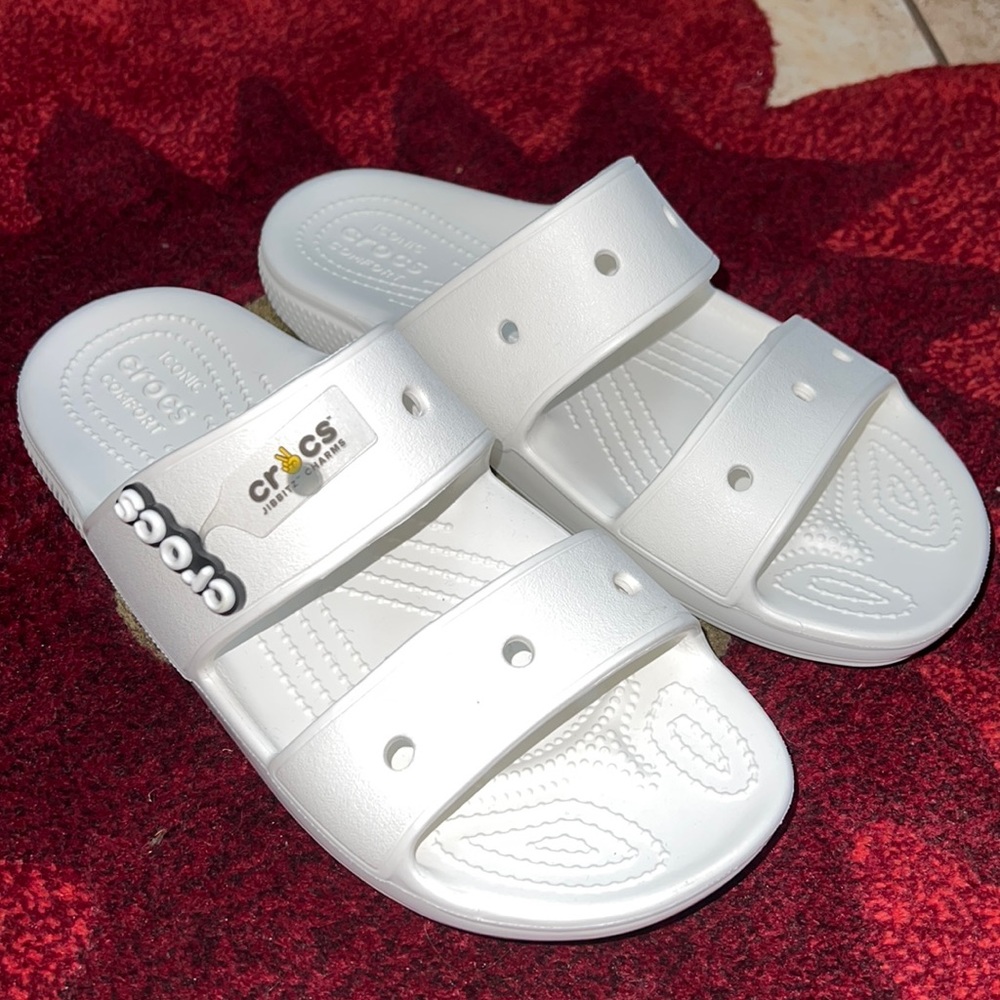 NWOT crocs classic sandals size M7 W9